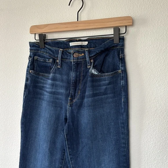 Levi’s 724 High Rise Straight Crop - Picture 3 of 7
